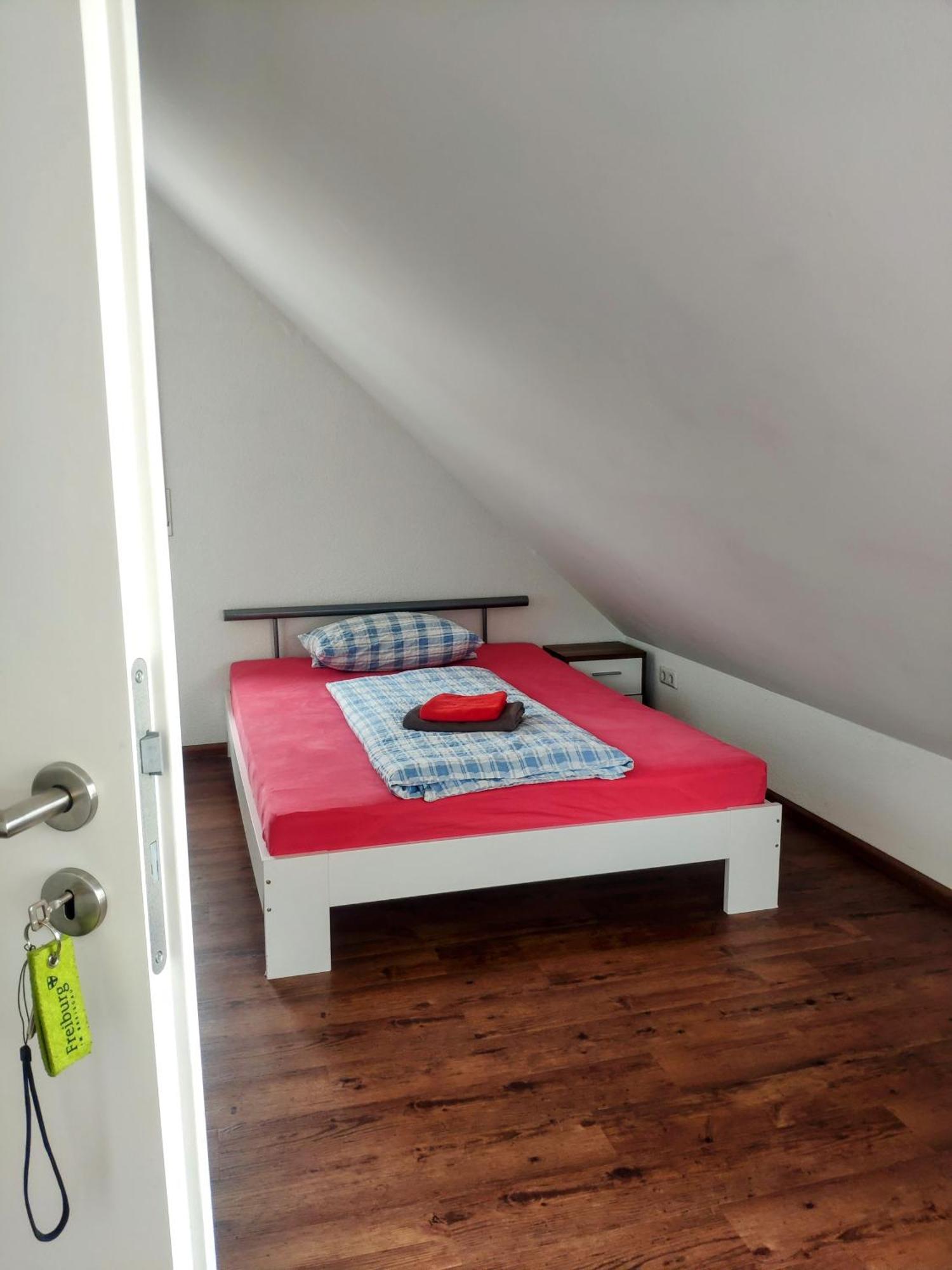 Apartment Und Privatzimmern In Freiburg Habitación foto